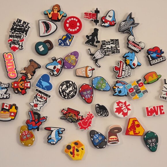 40+ Crocs-style Charms – New Hockey/Canada Set - Picture 1 of 5